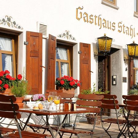 Gasthaus Weingut Stahl Обервезел Екстериор снимка