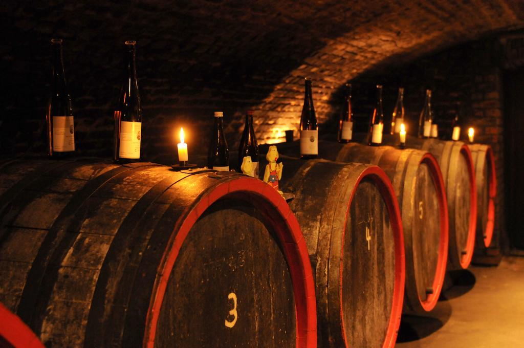 Gasthaus Weingut Stahl Обервезел Екстериор снимка